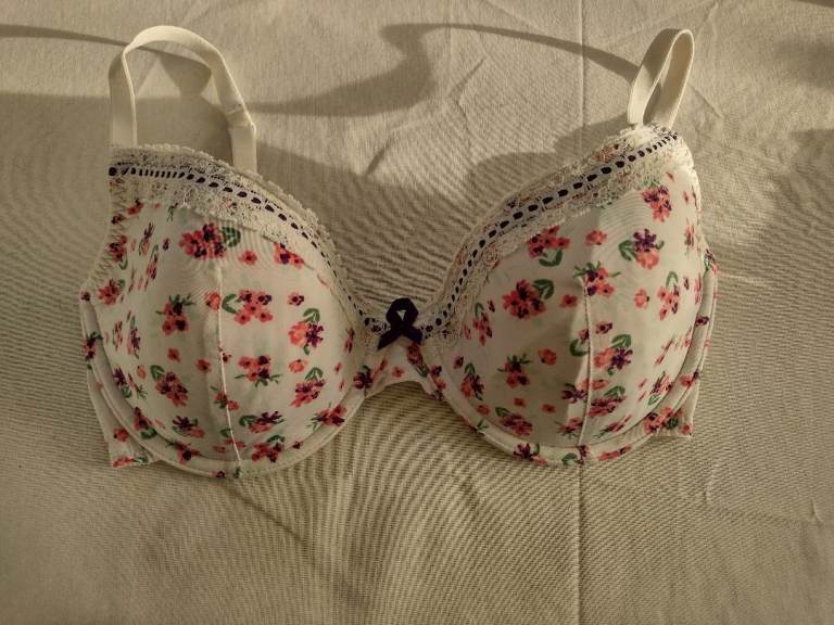 Pack of 2 Underwired Bras Size 34DD, 1 Floral, 1 Indigo Blue/Purple#GotStuffGetCash