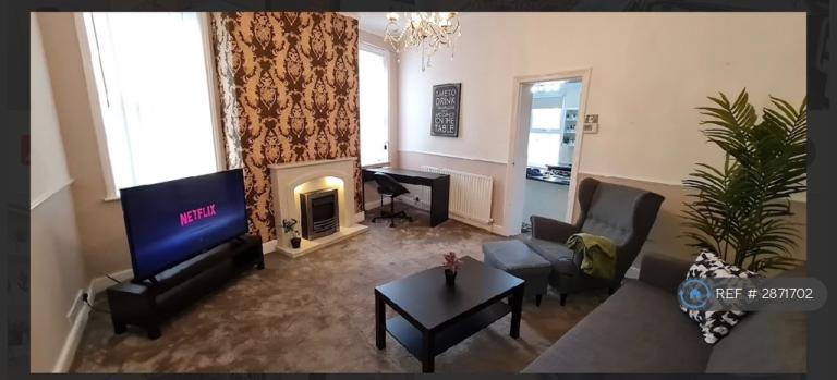 3 bedroom flat in Vine St, Wallsend, NE28 (3 bed) (#2871702)