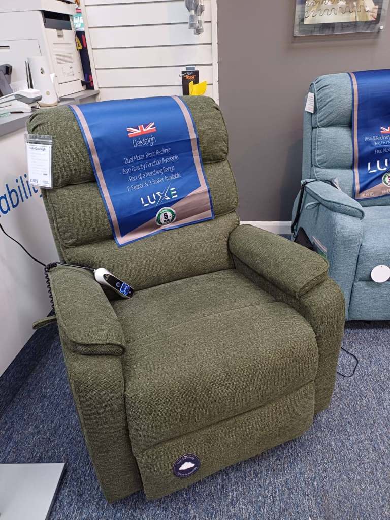 New Oakdale Luxe Recliner Armchair – Green Fabric