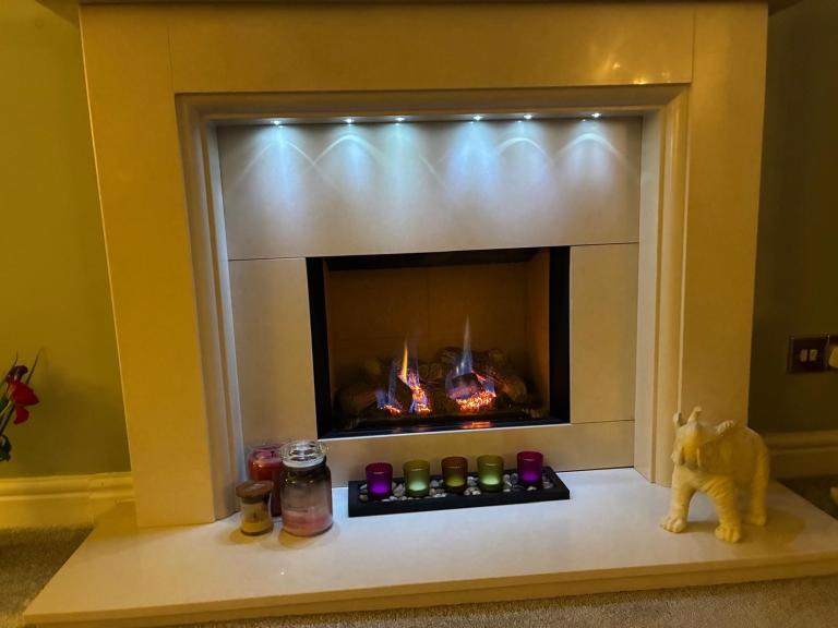 Gazco Riva 2. 500 gas fire and surround 