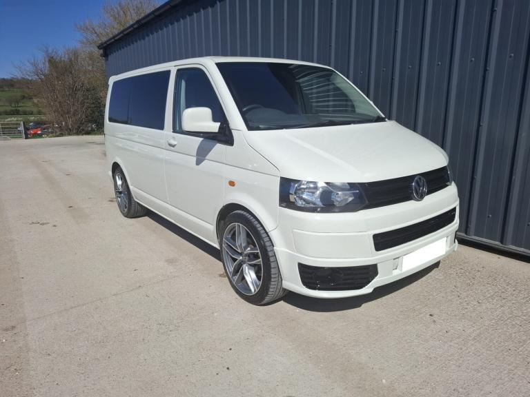 Volkswagen Transporter 1.9 TDi, T5.1 Sportline, 20s, Tailgate, 6 Seater Kombi 