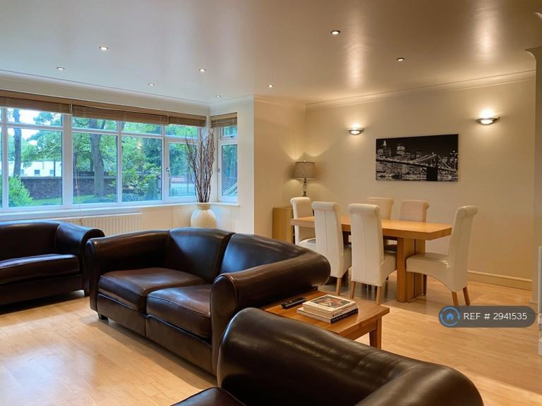 2 bedroom flat in Maycroft House, Mossley Hill, Liverpool, L18 (2 bed) (#2941535)