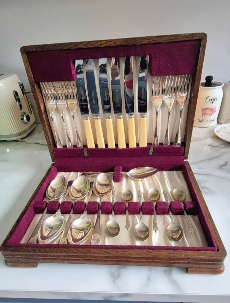 Vintage 24 piece Sheffield Cutlery Set 