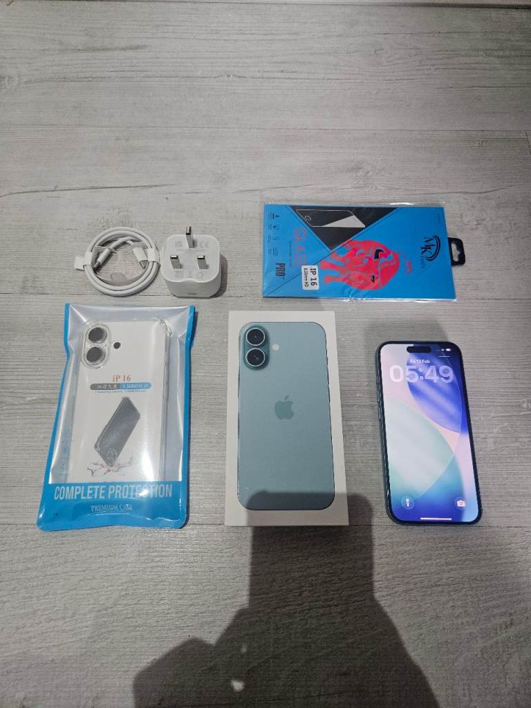 Iphone 16 5G Bundle 91% Batt 128GB Unlocked Green Warranty I Phone 