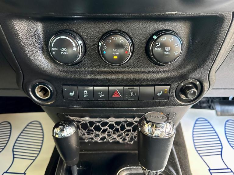 2012 Jeep Wrangler 2.8 CRD Black Edition II Auto 4WD Euro 5 4dr CONVERTIBLE Diesel Automatic