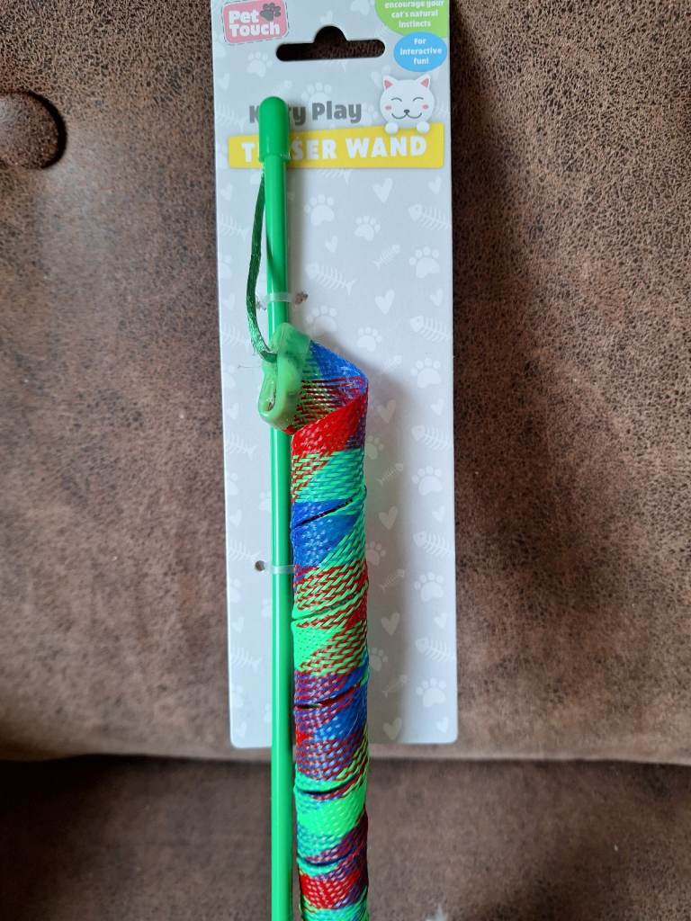 Cat Toy Teaser multicoloured Wand, Stocking Treats! Brand New