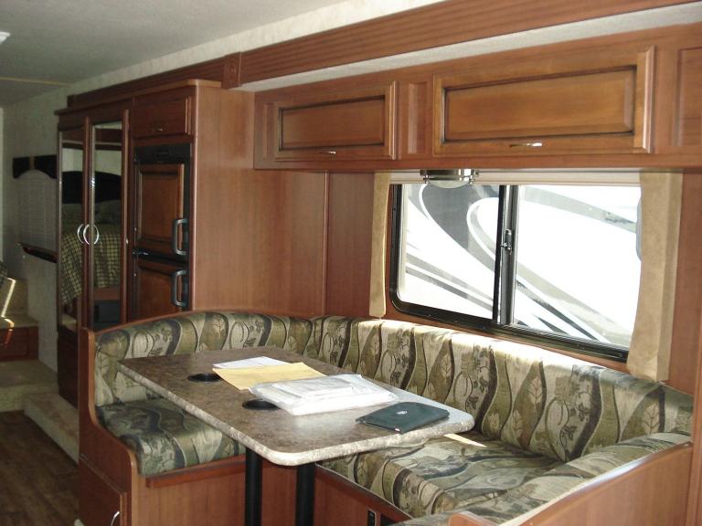 Fleetwood Storm 28F american motorhome rv  LPG AUTOMATIC 2012