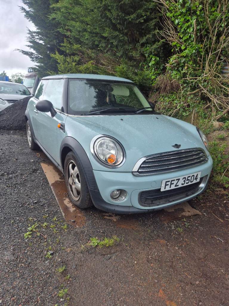 2005 MINI ONE 1.6 PETROL BREAKING FOR PARTS