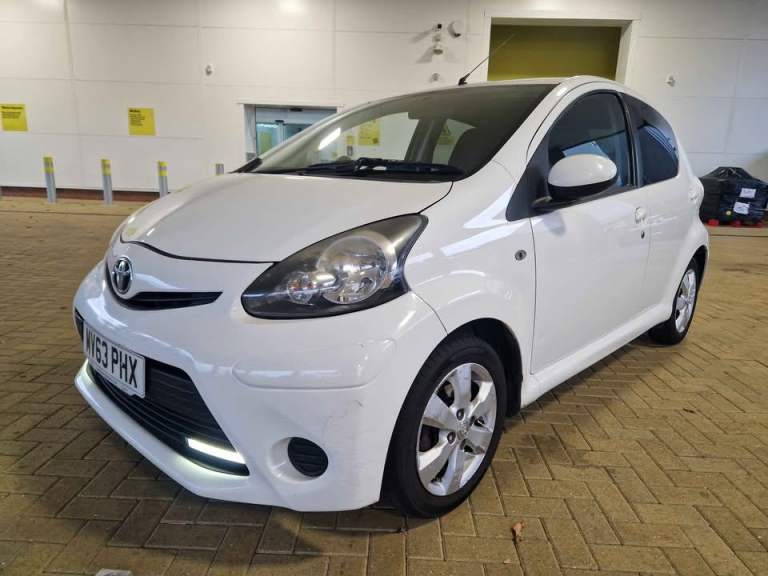 Toyota, AYGO, Hatchback, 2013, Manual,  Move 1.0 Petrol Manual – 5 Door ULEZ – £1,695**SAT NAV / AC