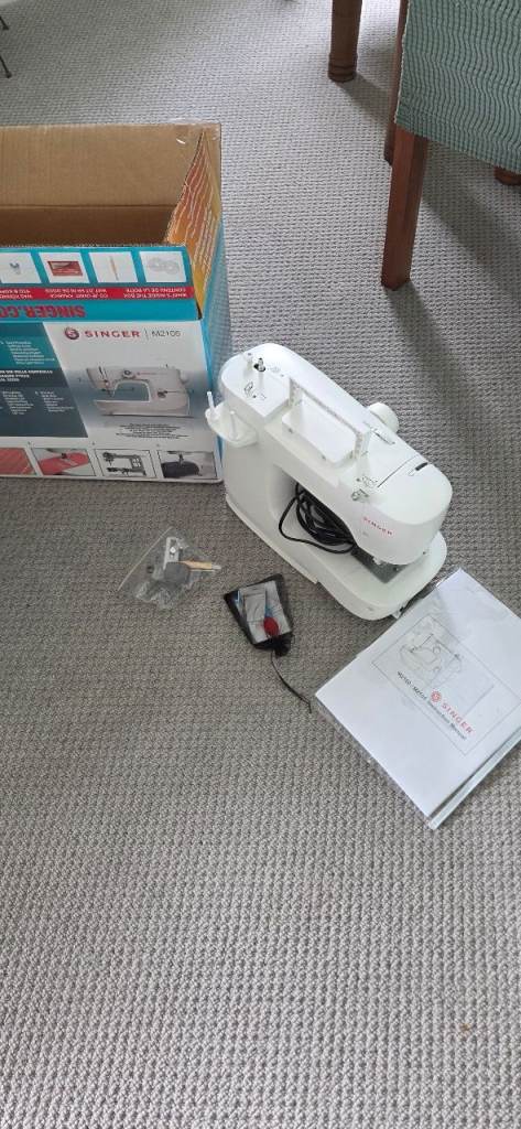Singer sewing machine for sale 