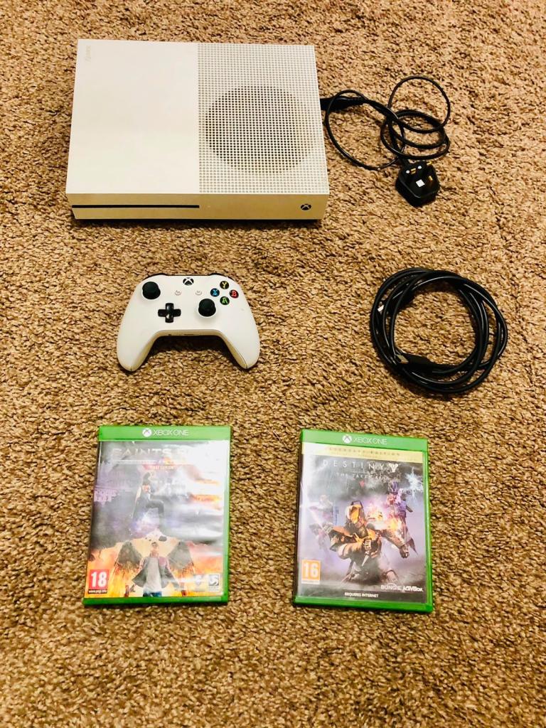 Xbox one s Xbox one s with wires control