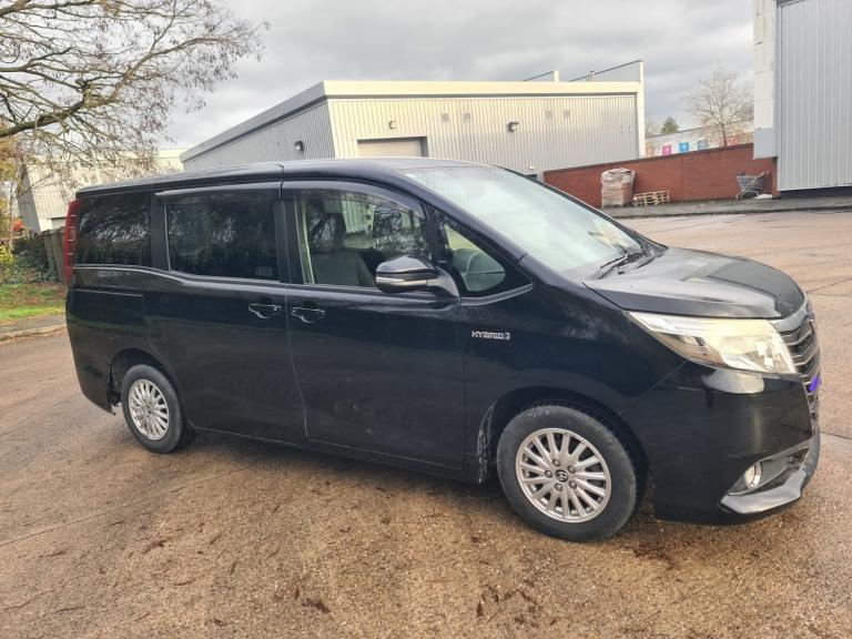 2015 Toyota Noah Voxy-Noah 1.8 hybrid 7 seats automatic MPV Petrol/Electric Hybrid Automatic
