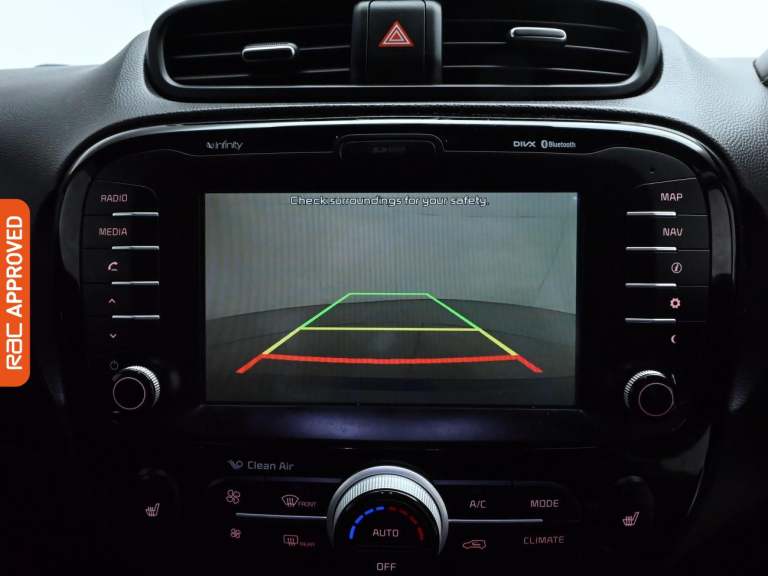 2015 Kia Soul 1.6 CRDi Maxx SUV 5dr Diesel Manual Euro 5 (126 bhp) Hatchback DIESEL Manual