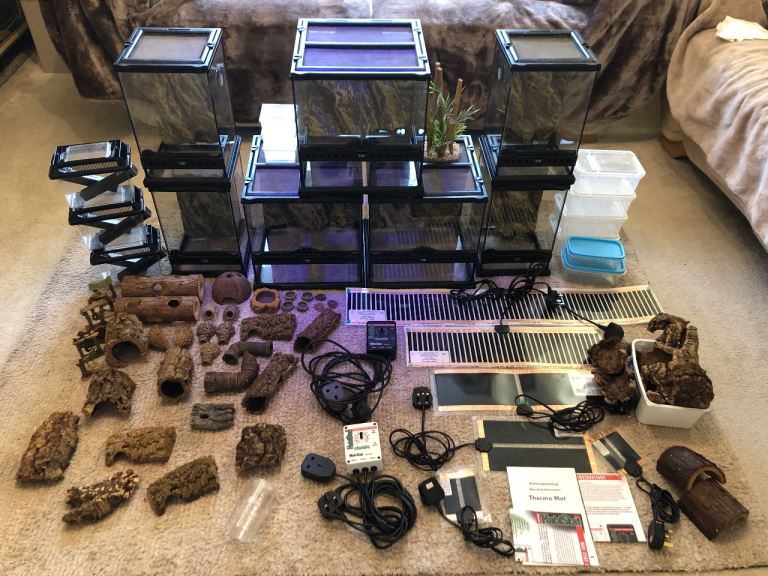 7 Exo terra terrarium's , heat mats , thermostats , decor