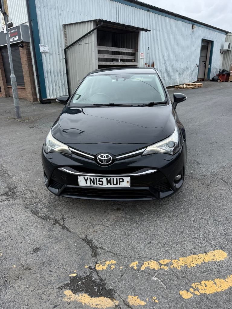 Toyota, AVENSIS, Saloon, 2015, Manual, 1995 (cc), 4 doors