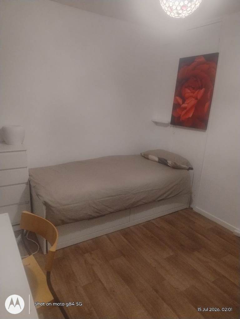 Short term august only large room for a lodger