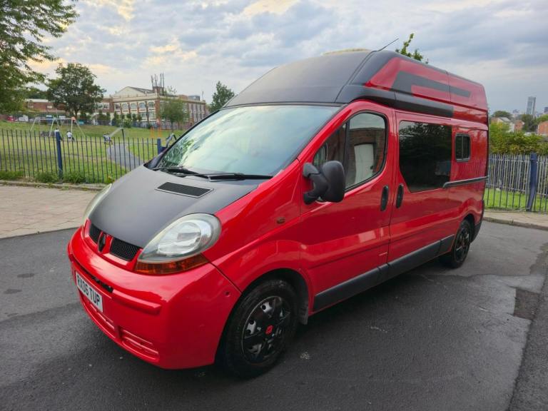 Renault traffic 2.0 sport high top campervan