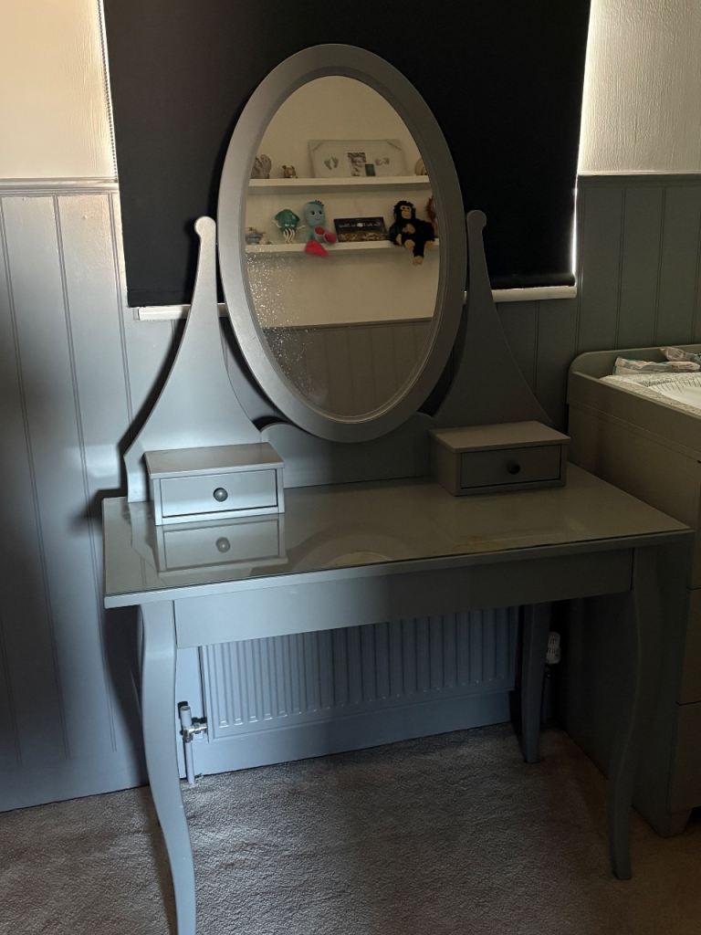 Grey dressing table with wooden stool