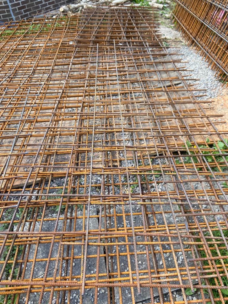 4.8m x 2.4m & 1.2m - 10mm A393 steel mesh sheets