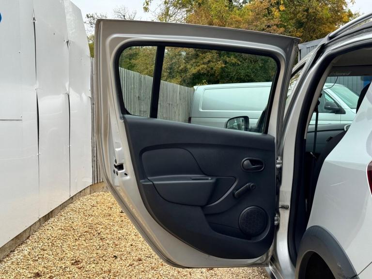 2016 Dacia Sandero Stepway 0.9 TCe Laureate Euro 6 (s/s) 5dr HATCHBACK Petrol Manual