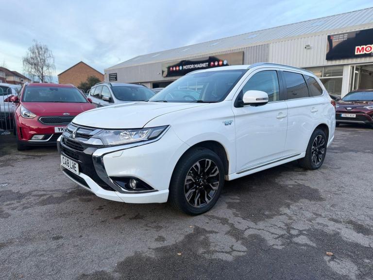  Mitsubishi Outlander 2.0h 12kWh 4h CVT 4WD Euro 6 (s/s) 5dr Petrol/Electric Hybrid Automatic