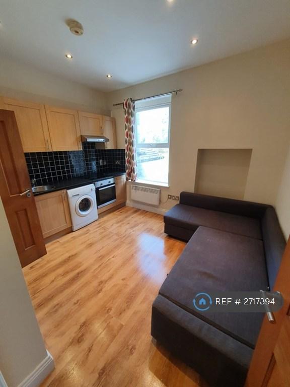 Studio flat in Catford, London, SE6 (#2717394)