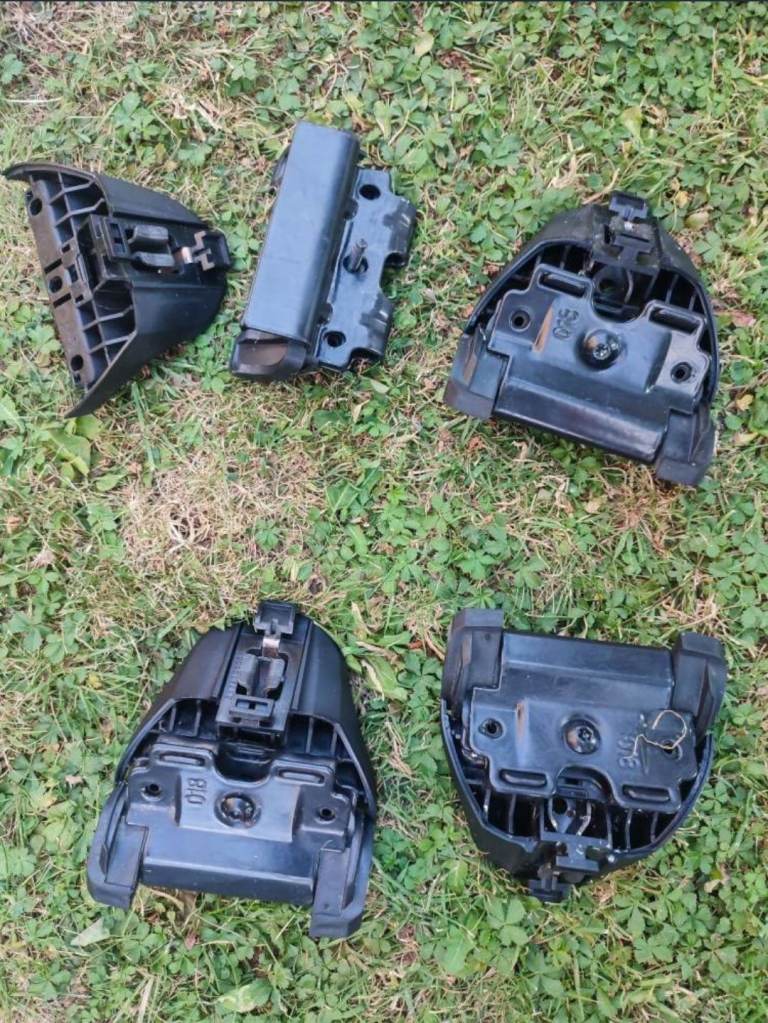 Thule foot pack 735 + Thule fitting kit 4080