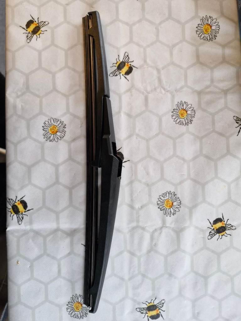 Bosch rear windscreen wiper