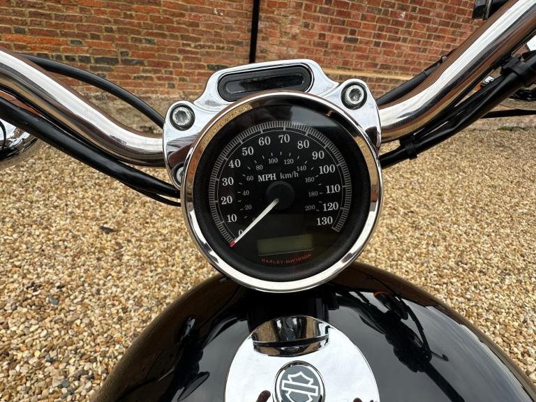 2007 Harley-Davidson Sportster XL 1200 C Custom Sport. 