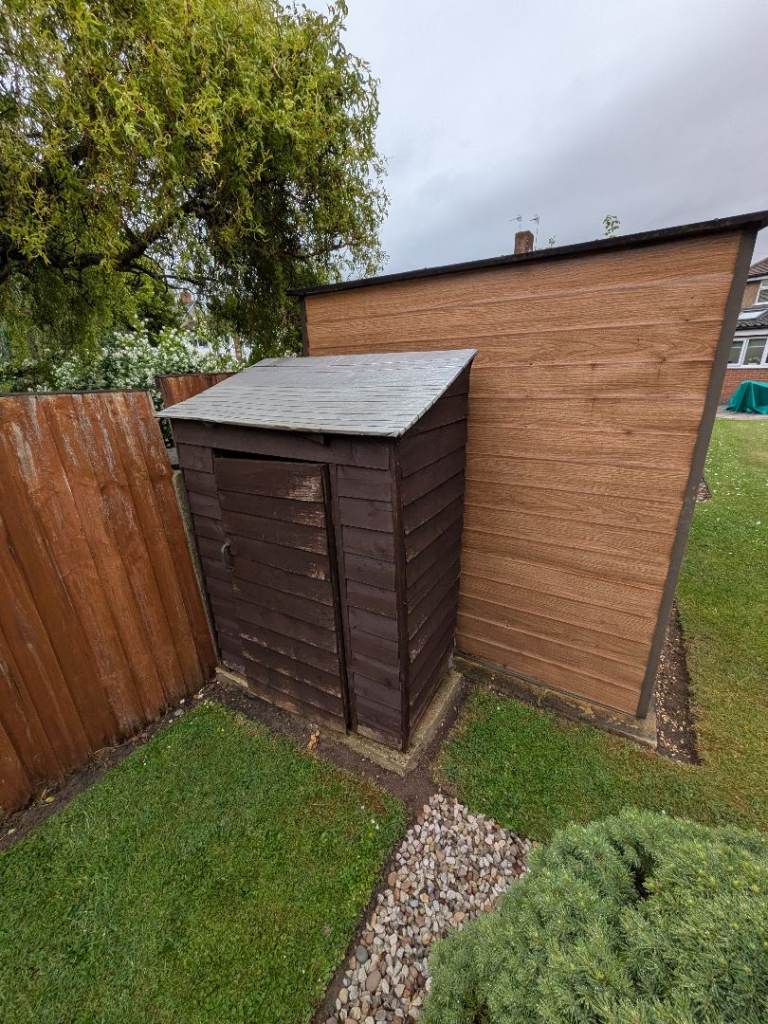 Wooden lean to shed 