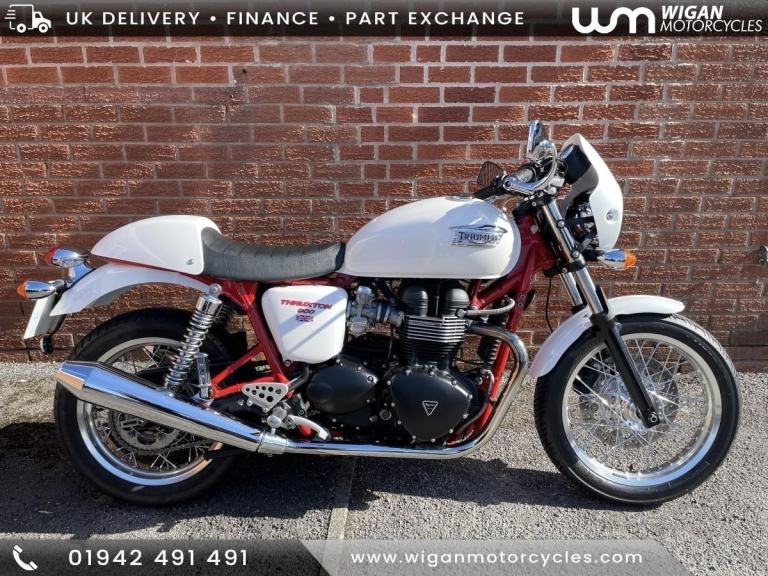 TRIUMPH BONNEVILLE THRUXTON SE, 60 REG 2387 MILES, 900cc RETRO CAFE RACER...