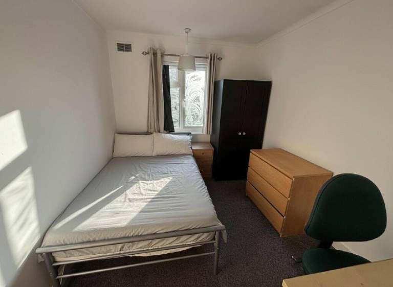 Spacious and Cosy Double Rooms for Rent in - NG7 2JQ