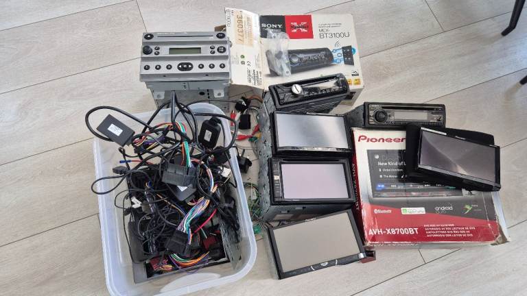 Pioneer x4 Sony x2 Visteon Ford x1 Joblot
