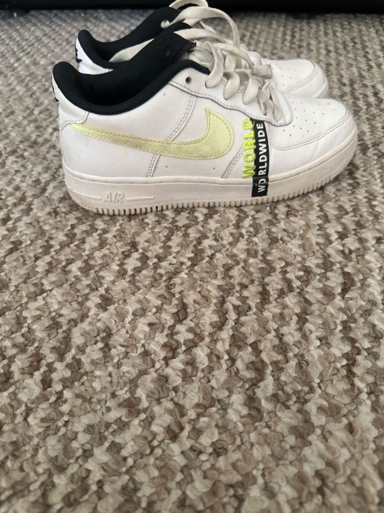 Nike Air Force 1 Kids Trainers - White with Yellow Detail