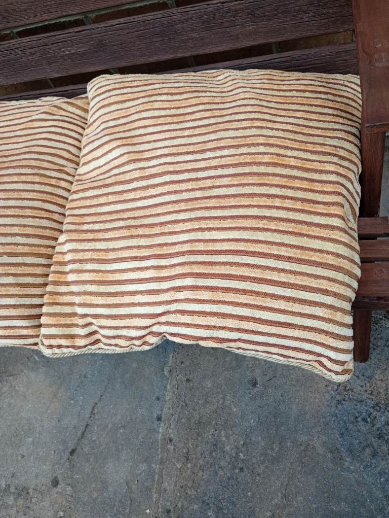 4 very large matching Cushions with removeable covers