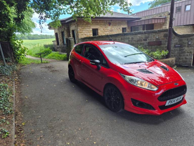 Ford fiesta ecoboost zetec s 