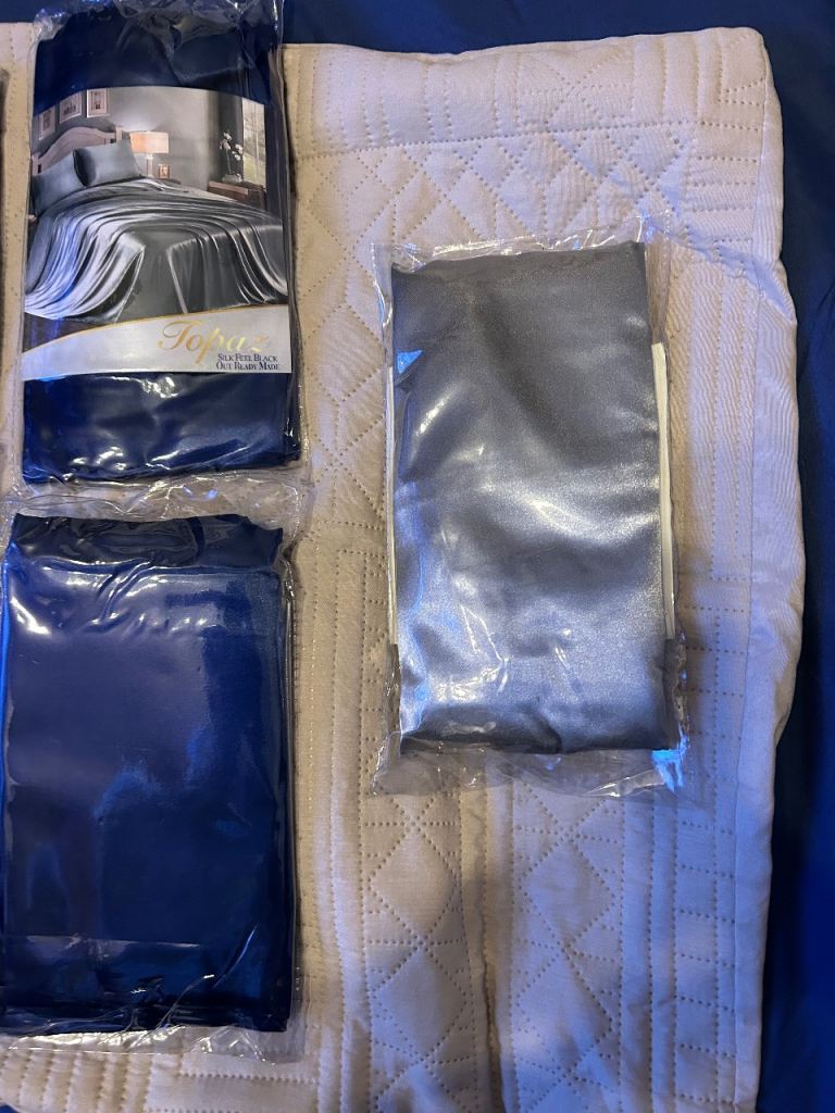 4 x pairs of silk feel pillow cases super soft 