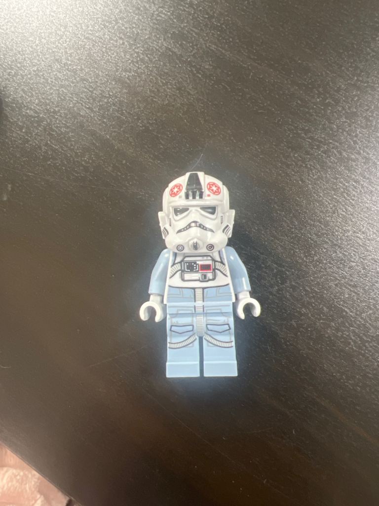 Lego Star Wars Minifigure AT-AT Driver Brand New