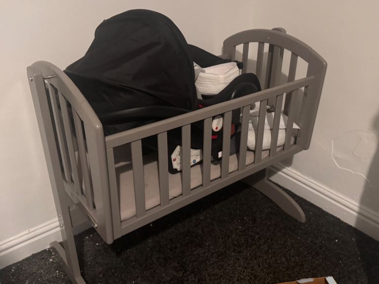 Grey Wooden Moses Basket Stand / Crib – Good Condition