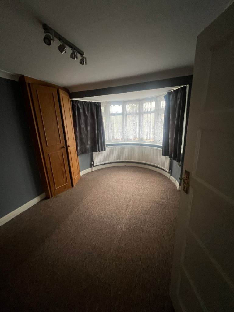 A well-presented three-bedroom house located in a quiet residential area of Harrow. 