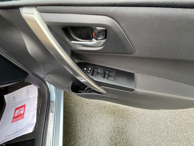 2013 Toyota Auris 1.6 V-Matic Icon 5dr HATCHBACK Petrol Manual