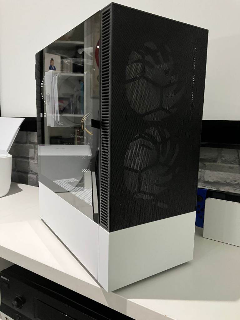 i7-7700K 4.2GHz | GTX 1080 8GB | 16GB DDR4 | 240GB SSD TPM 2.0 - Gaming PC