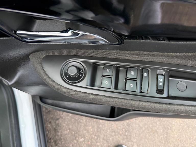 2017 Vauxhall Mokka X 1.4T Design Nav 5dr Auto HATCHBACK PETROL Automatic