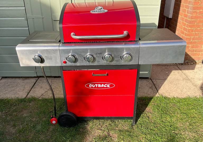 Outback Meteor Select 4 Burner Gas BBQ + warming plate & 2 gas bottles (13Kg & 5Kg)
