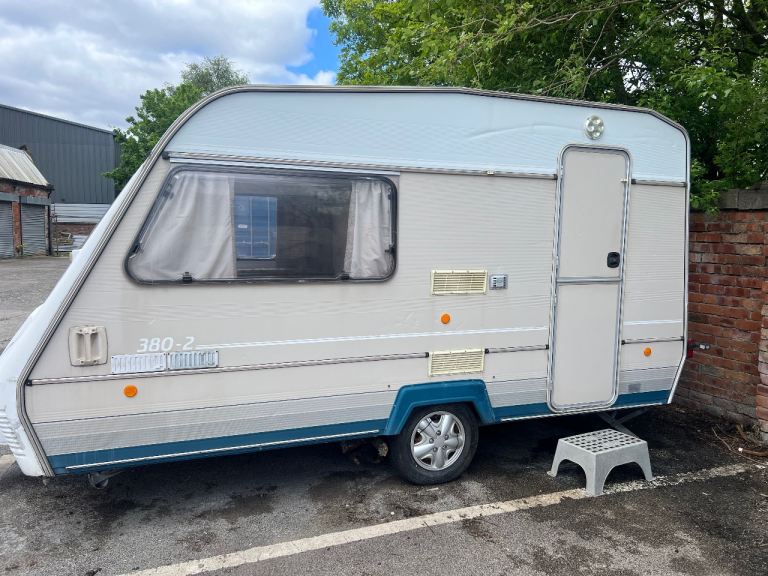 Light weight caravan. Can deliver.