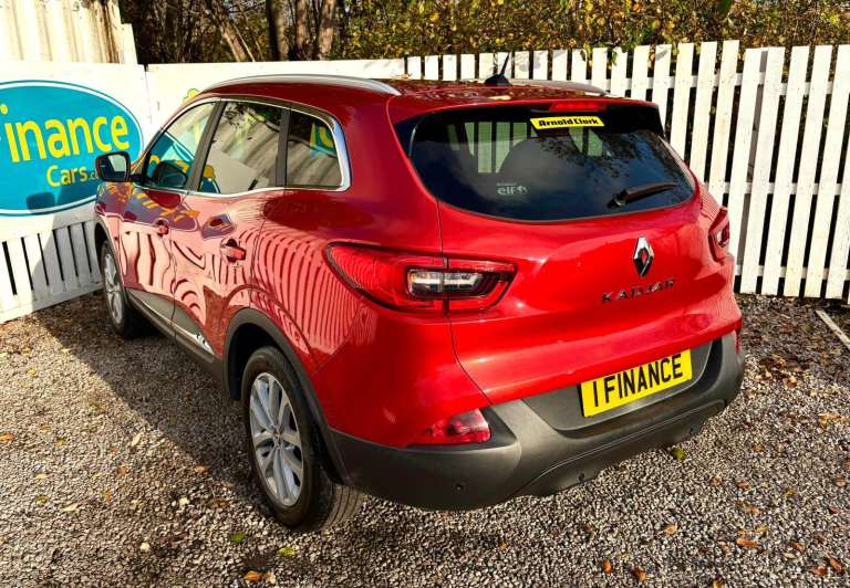 CAN'T GET CREDIT? CALL US! Renault Kadjar 1.3 TCe Dynamique Nav ENERGY - £199 DEPOSIT, £66 PER WEEK