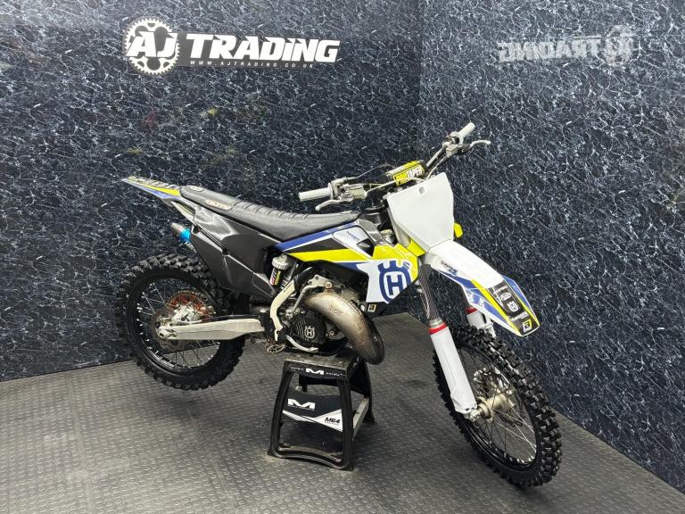 Husqvarna TC 125 2022 (MX / MOTOCROSS / ENDURO ) @ AJ TRADING