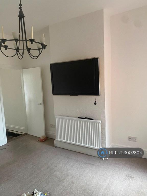 3 bedroom house in Rhodes St, Castleford, WF10 (3 bed) (#3002804)