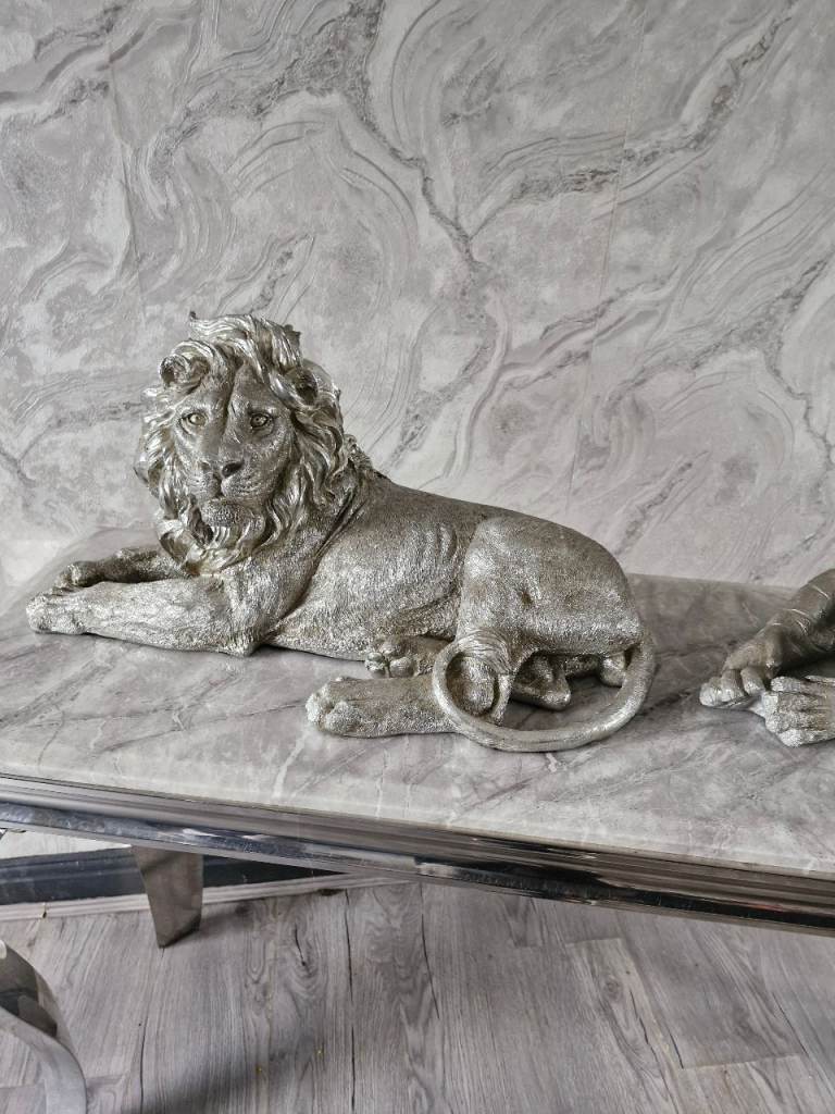 Lion& tiger ornaments 
