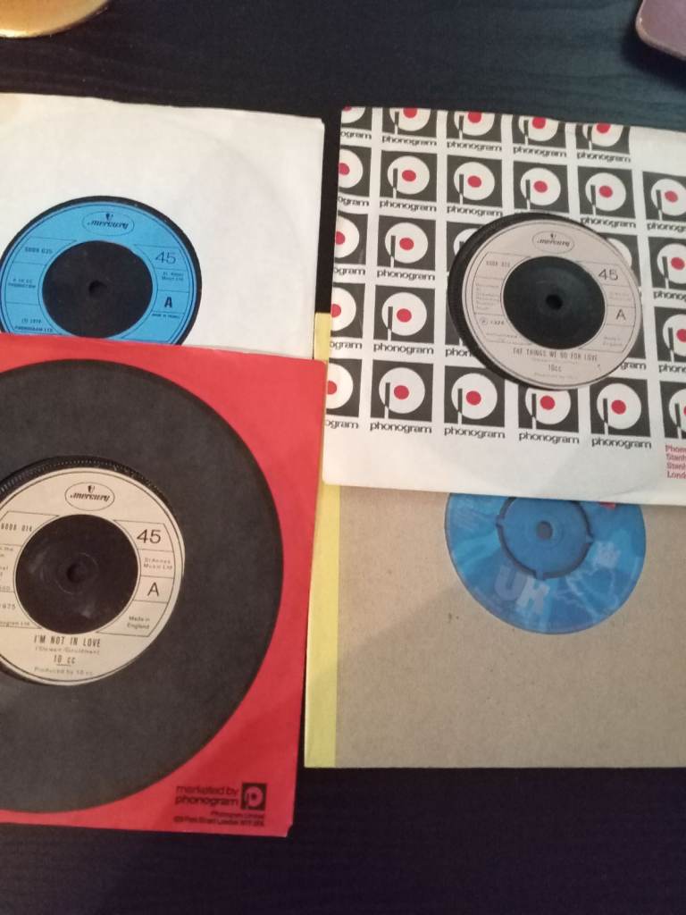 4x vinyl singles from 10CC from the 1970s - excellent condition